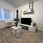 Apartman Renapartman Luxory Ingyenes Parkolás Free Parking Pécs